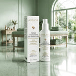 Crème Hydratante Anti-imperfections ODÉANE, flacon et étui de 50 ml sur un plan de pierre dans une pièce de soin aux tons verts.